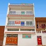 Oyo Flagship Archana Paying Guest House