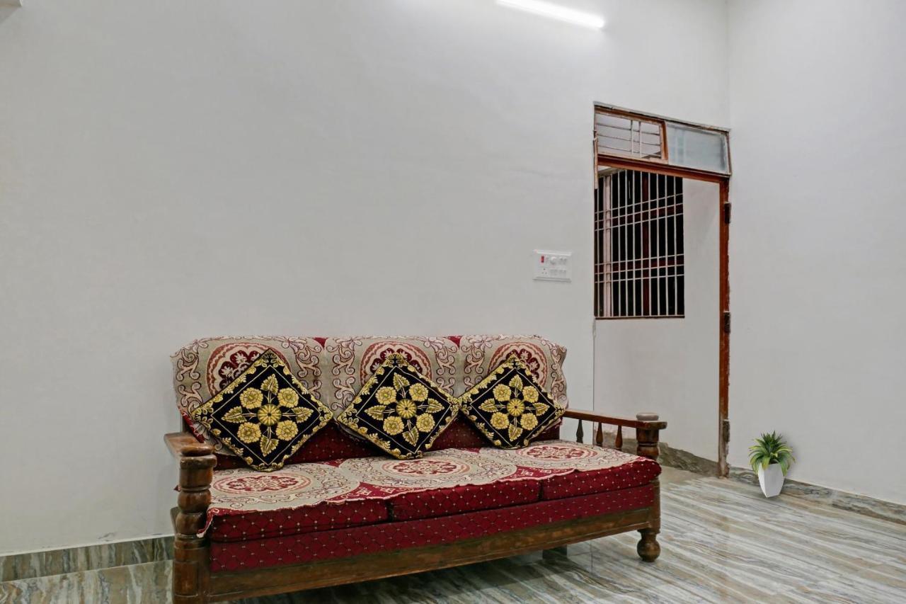 Oyo Flagship Archana Paying Hotel Varanasi